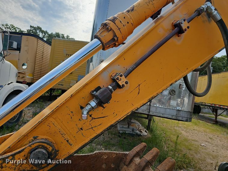 image for item NT9817 1999 Hyundai Robex 250LC3  excavator