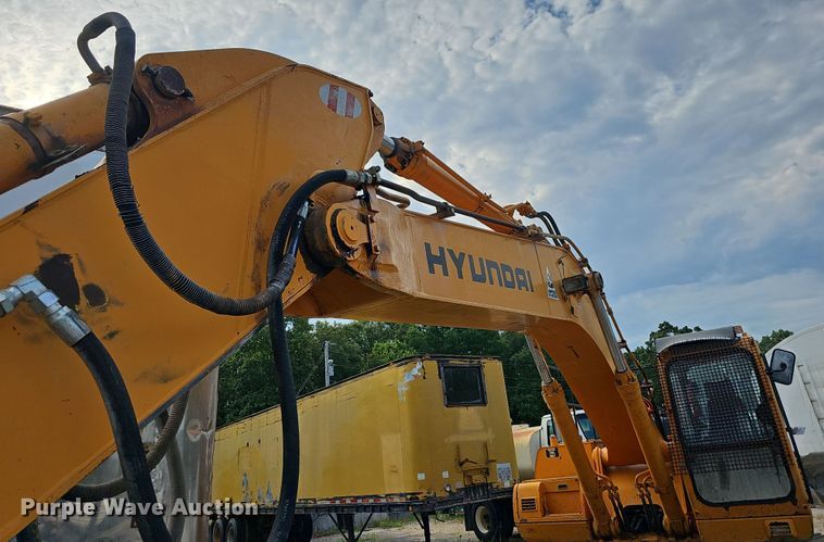 image for item NT9817 1999 Hyundai Robex 250LC3  excavator
