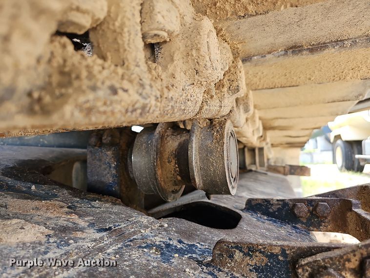 image for item NT9817 1999 Hyundai Robex 250LC3  excavator