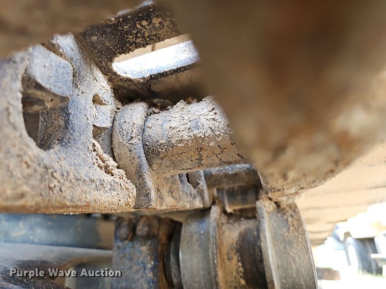 image for item NT9817 1999 Hyundai Robex 250LC3  excavator