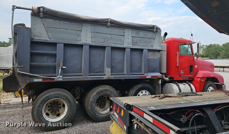 image for item NT9818 1995 Freightliner FLD  dump truck