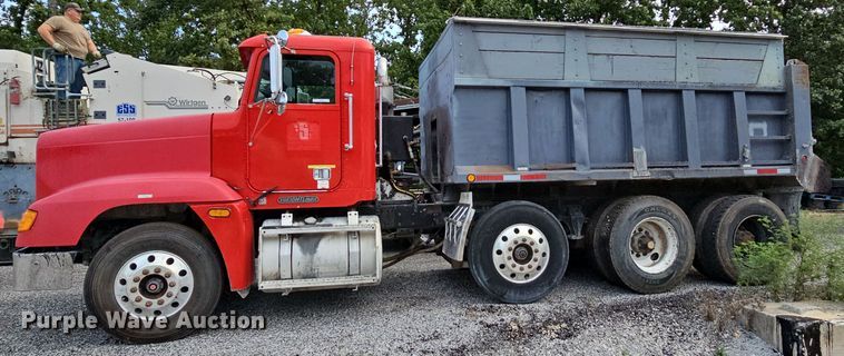 image for item NT9818 1995 Freightliner FLD  dump truck