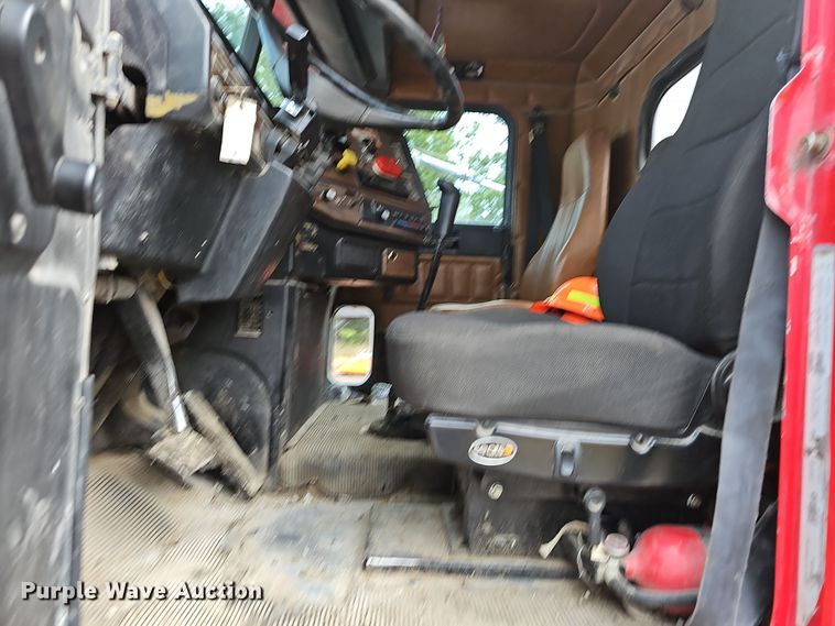 image for item NT9818 1995 Freightliner FLD  dump truck