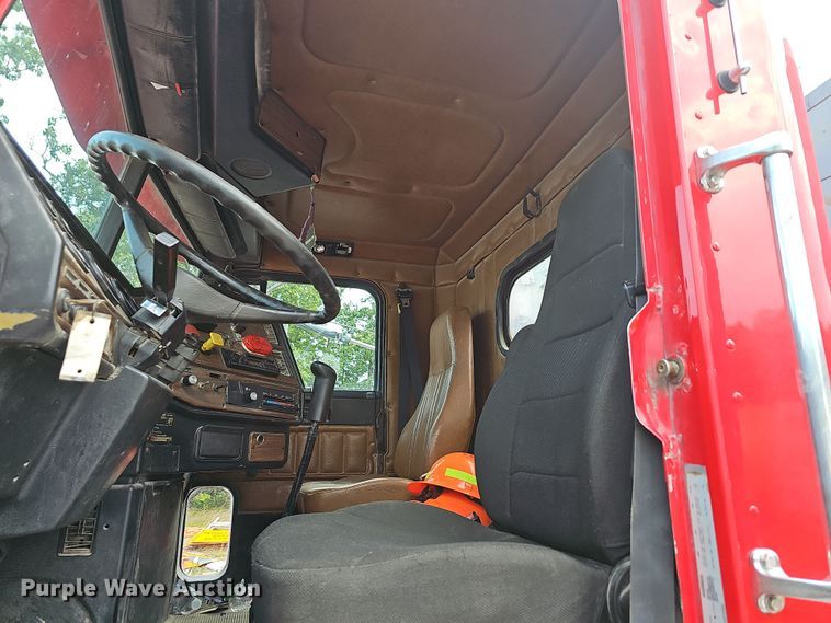 image for item NT9818 1995 Freightliner FLD  dump truck