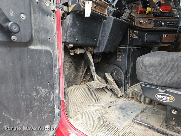 image for item NT9818 1995 Freightliner FLD  dump truck