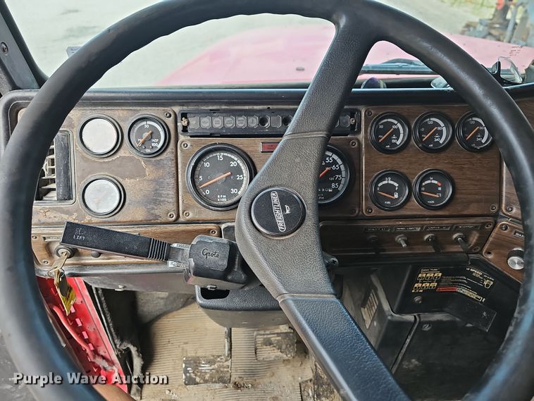 image for item NT9818 1995 Freightliner FLD  dump truck