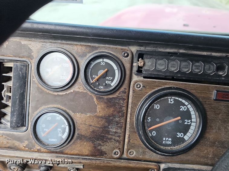 image for item NT9818 1995 Freightliner FLD  dump truck