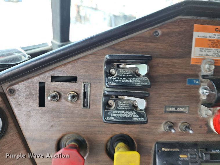 image for item NT9818 1995 Freightliner FLD  dump truck