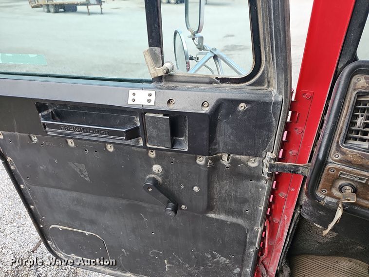 image for item NT9818 1995 Freightliner FLD  dump truck