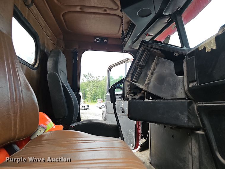 image for item NT9818 1995 Freightliner FLD  dump truck