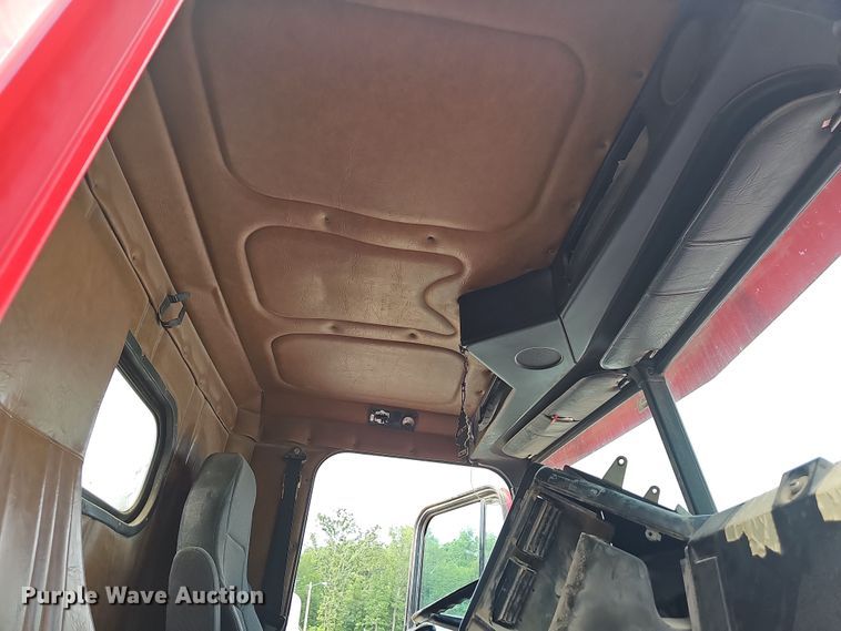 image for item NT9818 1995 Freightliner FLD  dump truck