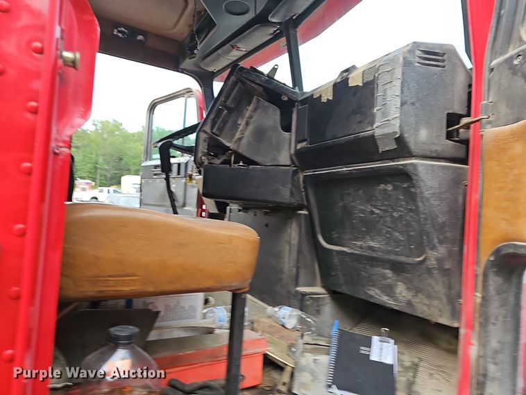 image for item NT9818 1995 Freightliner FLD  dump truck