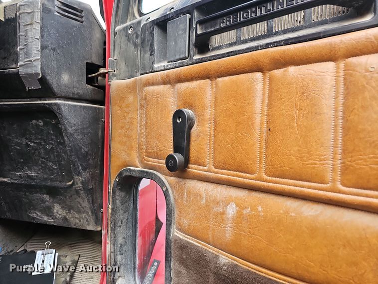 image for item NT9818 1995 Freightliner FLD  dump truck