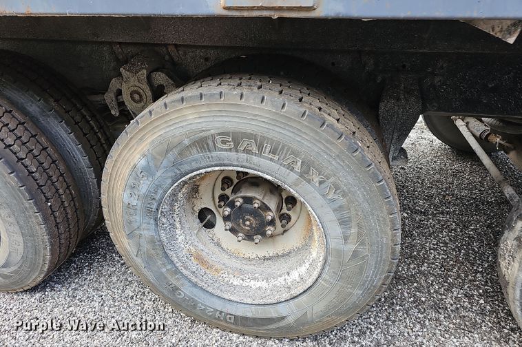 image for item NT9818 1995 Freightliner FLD  dump truck