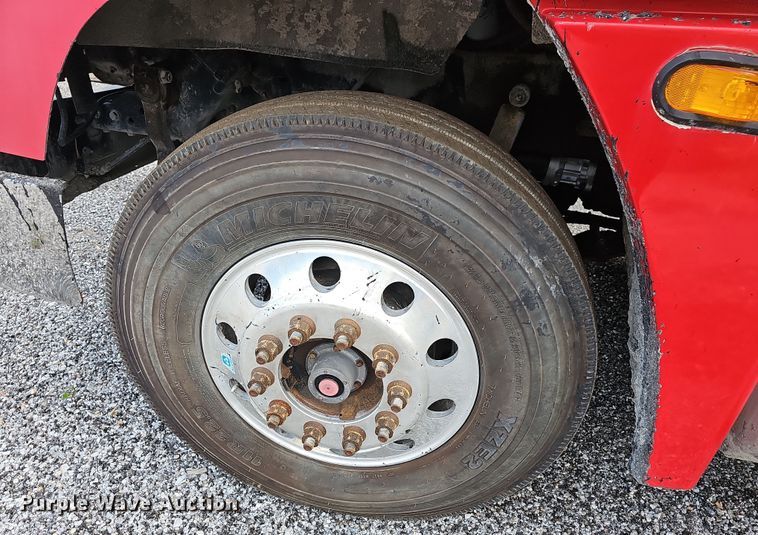 image for item NT9818 1995 Freightliner FLD  dump truck