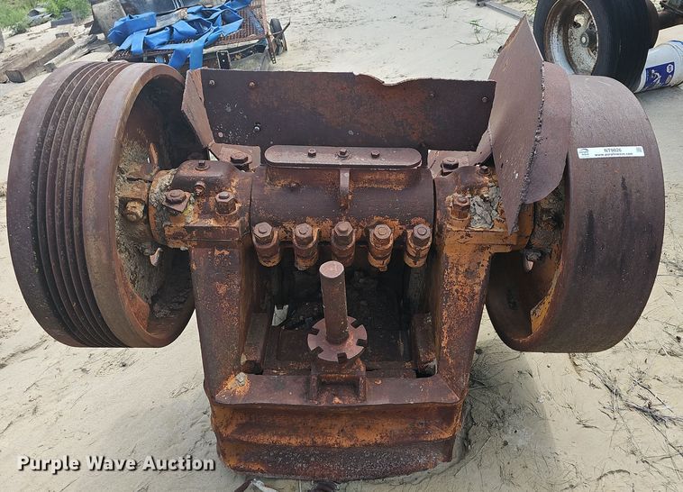 image for item NT9826 1940 Rogers Iron Works Co.  rock crusher