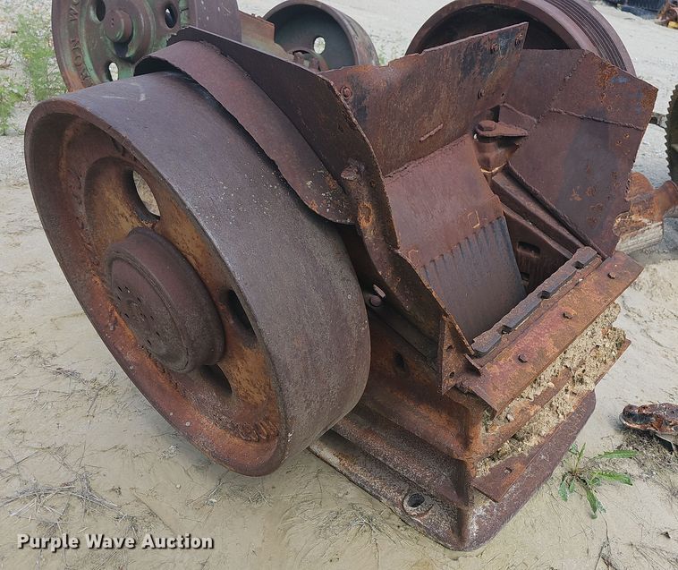 image for item NT9826 1940 Rogers Iron Works Co.  rock crusher