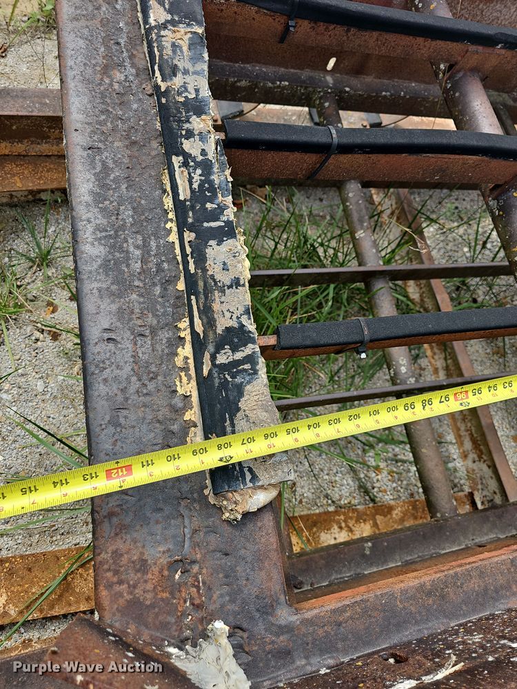 image for item NT9828 Cedarapids  screen