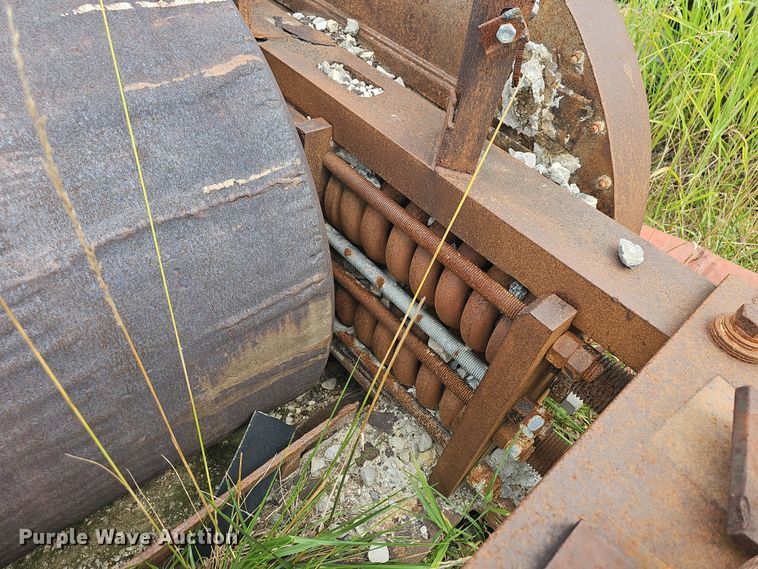 image for item NT9829 Cedarapids 25486  roll crusher