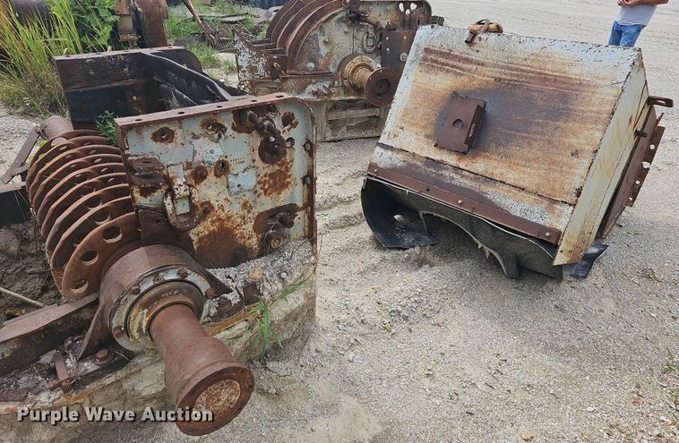 image for item NT9830 (2) crushers