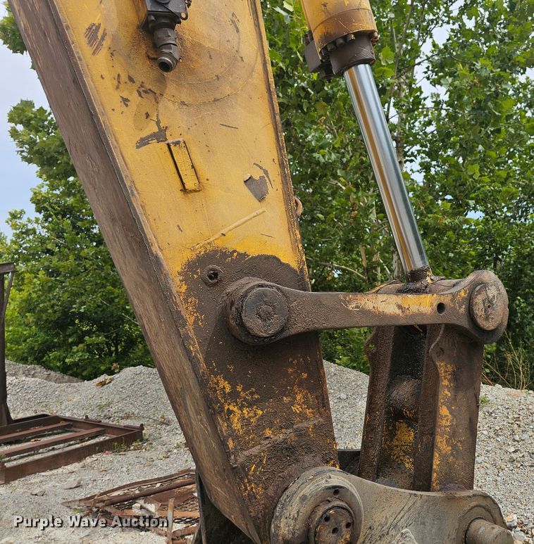 image for item NT9837 New Holland EC240  excavator