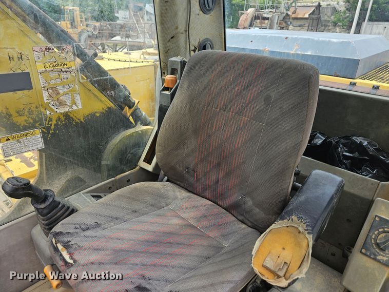 image for item NT9837 New Holland EC240  excavator