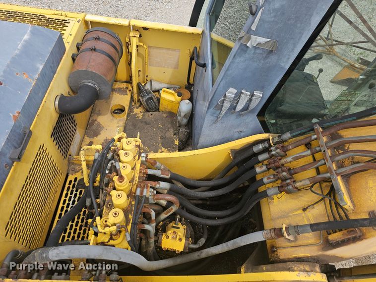 image for item NT9837 New Holland EC240  excavator