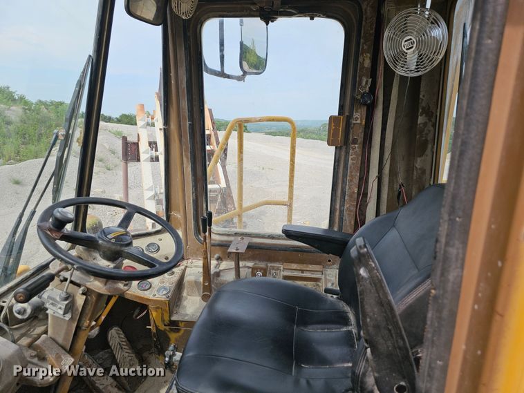 image for item NT9839 1986 Caterpillar 980C  wheel loader