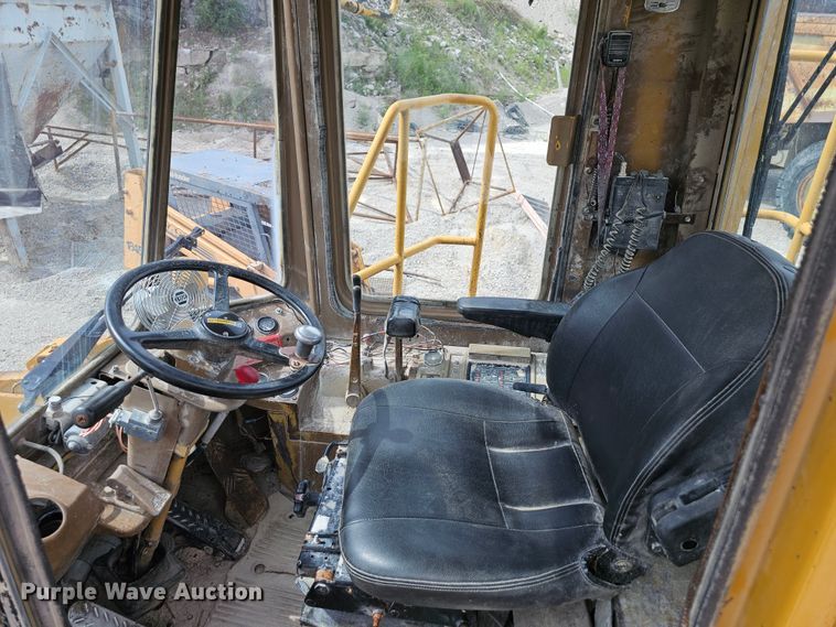 image for item NT9843 1984 Caterpillar 980C  wheel loader