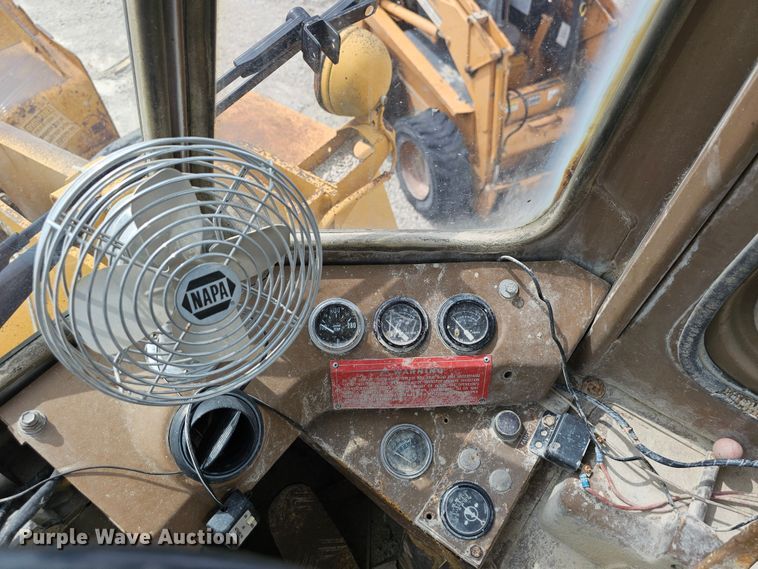 image for item NT9843 1984 Caterpillar 980C  wheel loader