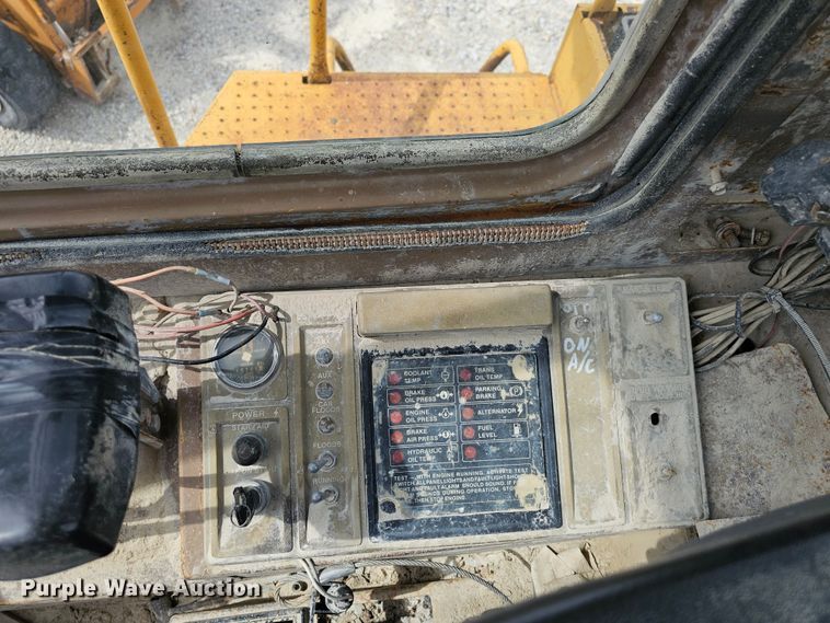 image for item NT9843 1984 Caterpillar 980C  wheel loader