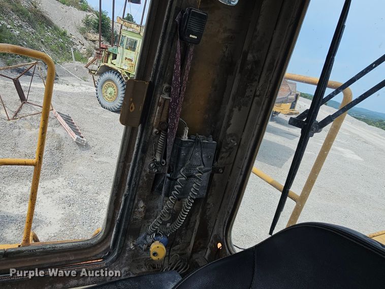 image for item NT9843 1984 Caterpillar 980C  wheel loader