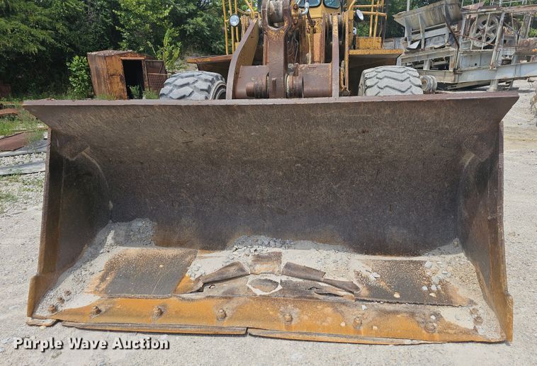 image for item NT9848 1981 Caterpillar 966D  wheel loader