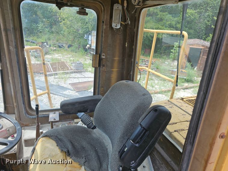 image for item NT9848 1981 Caterpillar 966D  wheel loader