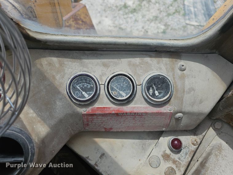 image for item NT9848 1981 Caterpillar 966D  wheel loader