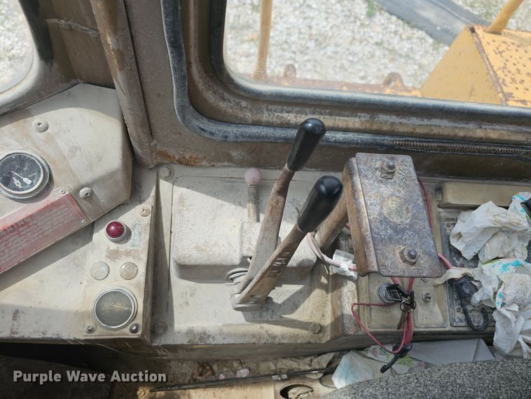 image for item NT9848 1981 Caterpillar 966D  wheel loader