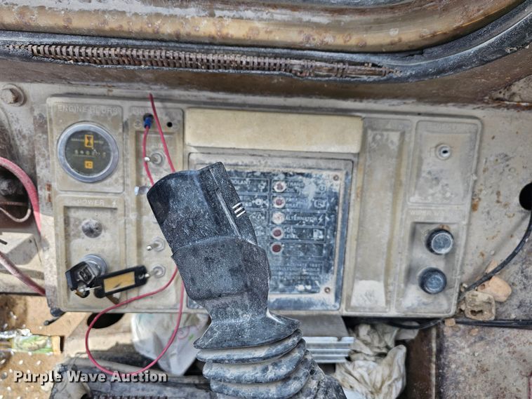 image for item NT9848 1981 Caterpillar 966D  wheel loader