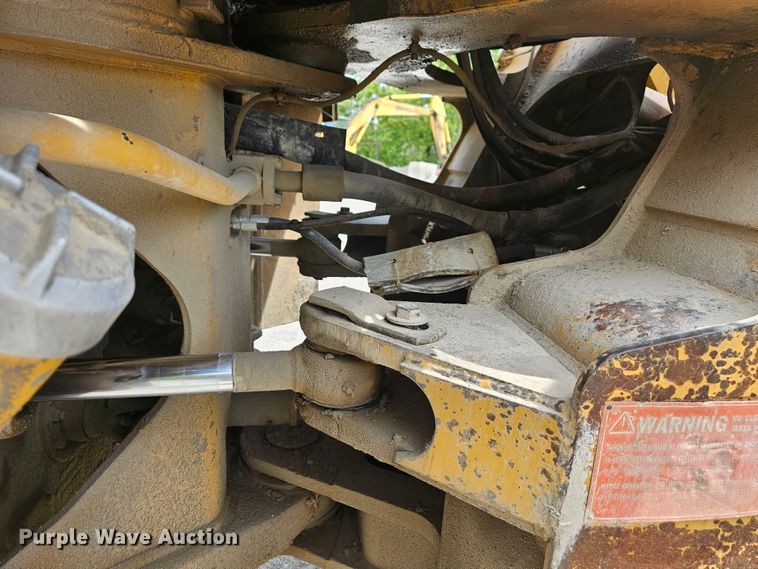 image for item NT9848 1981 Caterpillar 966D  wheel loader