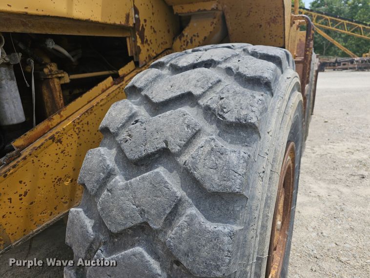 image for item NT9848 1981 Caterpillar 966D  wheel loader