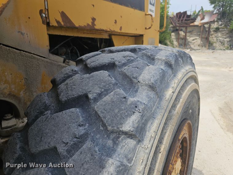 image for item NT9848 1981 Caterpillar 966D  wheel loader