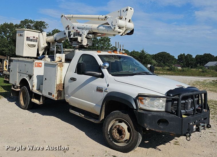 image for item NT9866 2008 Dodge Ram 5500HD  bucket truck