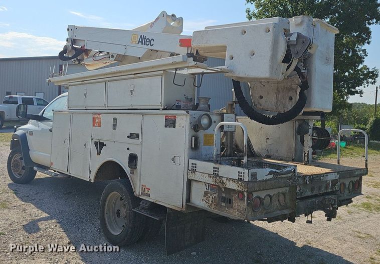 image for item NT9866 2008 Dodge Ram 5500HD  bucket truck