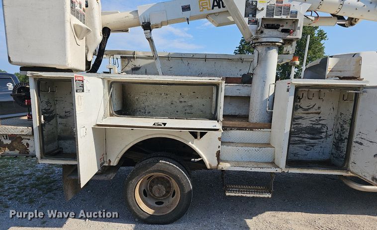 image for item NT9866 2008 Dodge Ram 5500HD  bucket truck