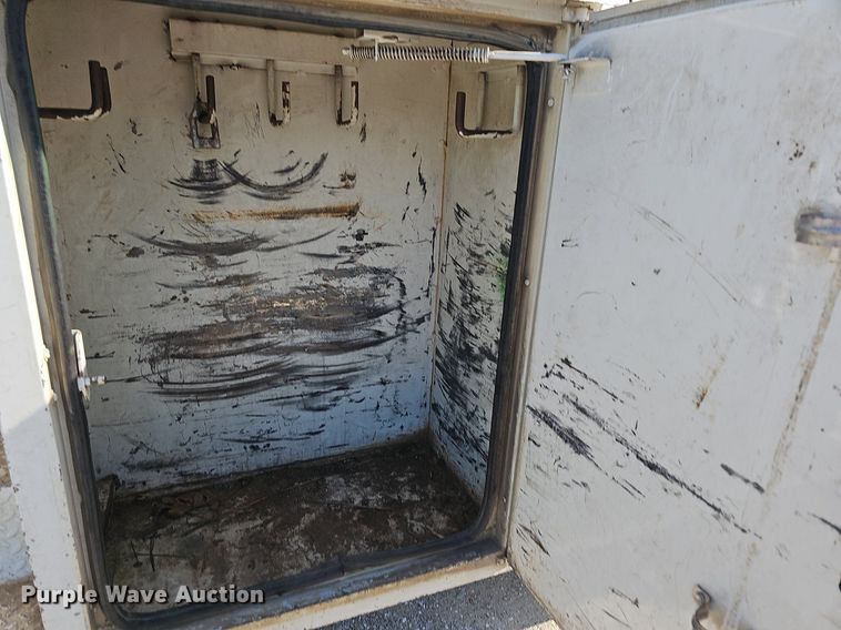 image for item NT9866 2008 Dodge Ram 5500HD  bucket truck