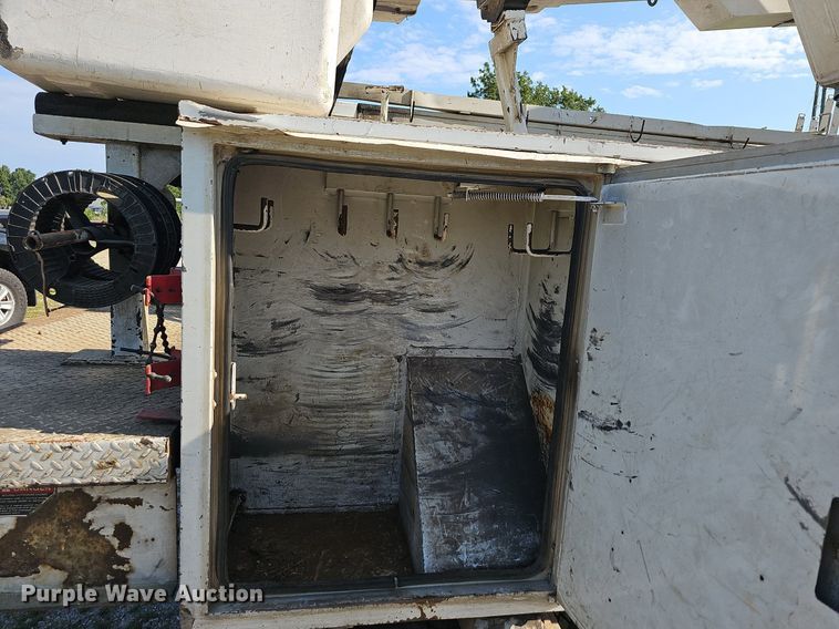 image for item NT9866 2008 Dodge Ram 5500HD  bucket truck