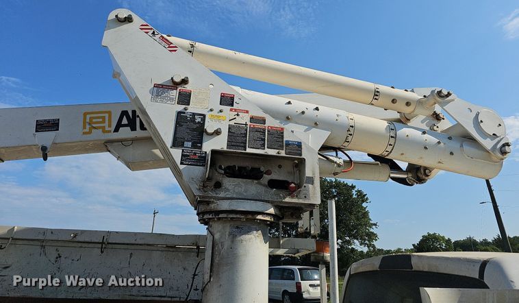 image for item NT9866 2008 Dodge Ram 5500HD  bucket truck