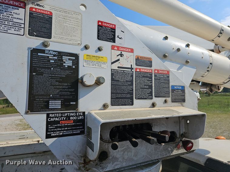 image for item NT9866 2008 Dodge Ram 5500HD  bucket truck