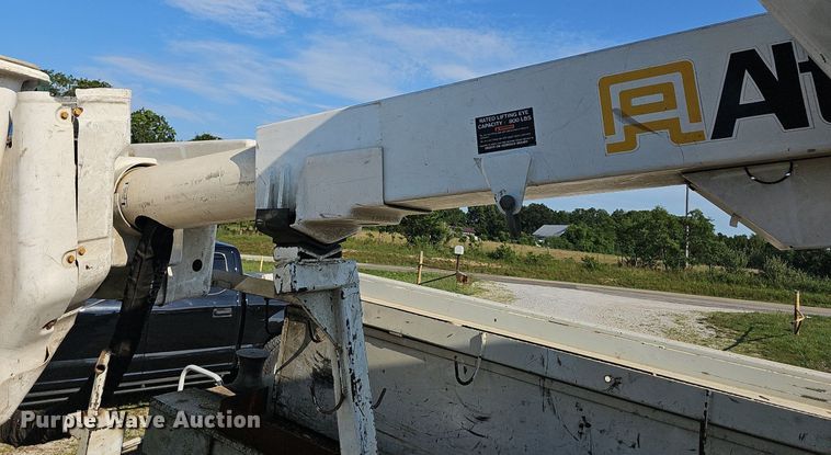 image for item NT9866 2008 Dodge Ram 5500HD  bucket truck