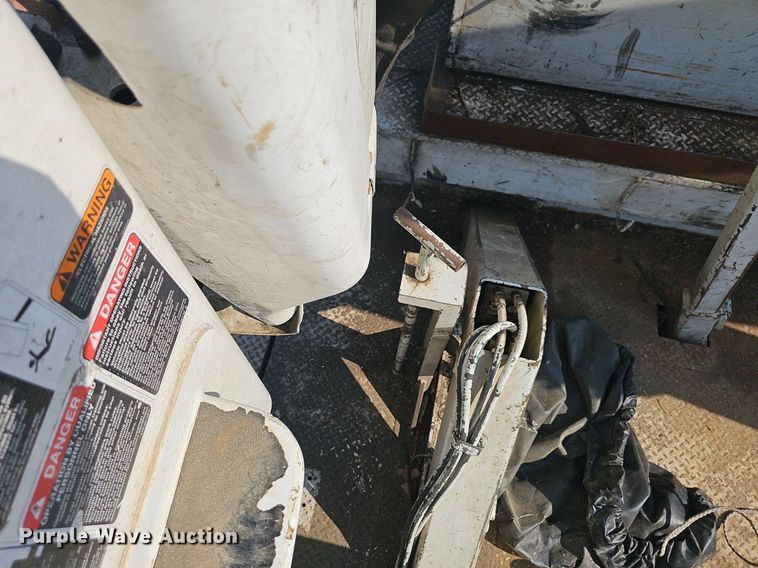 image for item NT9866 2008 Dodge Ram 5500HD  bucket truck