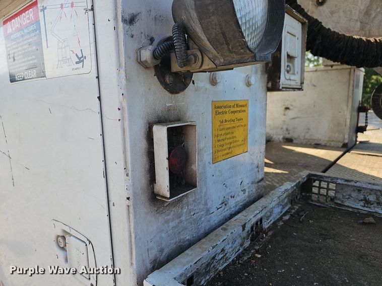 image for item NT9866 2008 Dodge Ram 5500HD  bucket truck